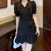 저스트메리드 블랙 브이넥 랩스타일 심플 어깨 퍼프 미니 원피스 C14