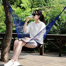 라탄 나무 그네 야외 원목 흔들 의자 정원 전원주택 놀이터 해먹 여행 캠핑을위한 휴대용 나일론 메쉬 잠자는 침대 블루 그린 레드 교수형 접이식 파티오 스윙 가구, 푸른