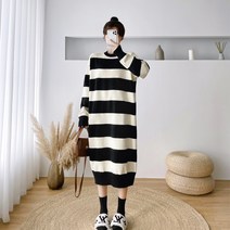 DFMEI 가을 겨울 흑백 스트라이프 니트 원피스 라운드 루즈핏