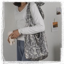 파이톤 뱀 비늘 패턴 가방 에코백