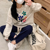 꽃송이 맨투맨 프린트 긴팔 티셔츠 탑