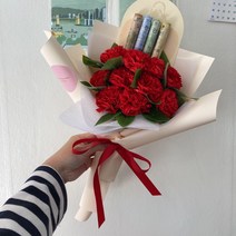 더 라넌큘러스 플라워 카네이션 돈 꽃다발, 레드