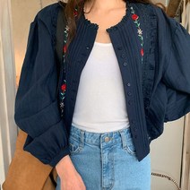 [랜덤플레이] 잠미 자수 프릴 루즈핏 블라우스