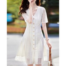 [이꾸띠] 메프얼리 여름 2040 여성 브이넥 무지 레이스 진주 버튼 포인트 청순한 스타일 원컬러 반팔 미니 원피스
