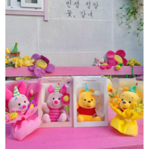 디즈니 정품 푸우 피글렛 인형꽃다발 선물세트 /생일선물 응원 축하 로즈데이 곰돌이푸 꽃배달, 꼬깔푸우+종이백+꽃한송이다발, 분홍색종이백, 스마일꽃