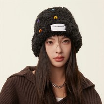 2022 컬러풀 버튼 플러시 비니 모자 여성 뜨개질 따뜻하고 푹신한 버킷 모자 여성 겨울 야외 느슨한 어부 모자