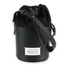 디몬트 23 S/S 마르지엘라 5AC 로고 패치 버킷백(블랙) S56WG0164 P4348 T8013