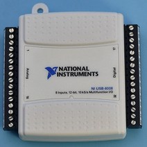 NI 779051-01 다기능 데이터 수집 카드 DAQ-01 12 비트 10kS/s 8 아날로그 입력, 한개옵션0