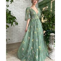 FATAPAESE 번성 100500 요정 웨딩 드레스 우아한 V 넥 라인 수 놓은 원단 꽃과 나비로 덮여, 01 As Pic CPS2017_05 10