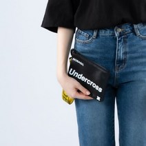 [가방팝] 언더크로스 핸드 스트랩 파우치 블랙