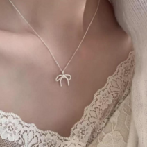 헬렌 미니 심플 리본 목걸이 실버 데일리 리본 펜던트