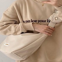 어썸클로젯 엘런 하프라운드 폴리 컴포티 크로스백