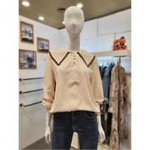 [데스틸] NC엑스코 빅 플랫 카라 블라우스 D2215BL0212F