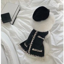 강아지명품옷 ins 새로운 흑백 짠 민소매 코트 개 코트 고양이 애완 동물 의류 숙녀 의류 럭셔리 개 의류 디자이너 개 옷, 흰색 모자, 모자 한 사이즈