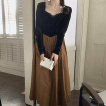 벨벳 스퀘어넥 배색 롱원피스 AG118838