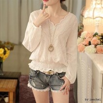 허리셔링 펀칭레이스 V넥 블라우스