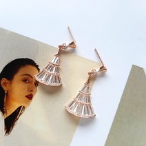 부채꼴 크리스탈 귀걸이 데에스03