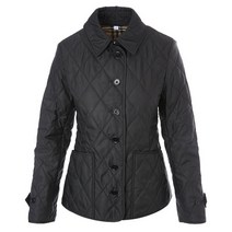 [버버리] 22FW 8049866 다이아몬드 퀄팅 여성 블랙 자켓