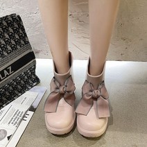 굽있는 여자 장화 블랙 리본 주방 목짧은 여성 브랜드 꽃 레인부츠 초등학생 배색 명품 조리 텃밭 절연 털 여름 고