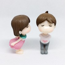 뽀뽀 커플 모형 서재 책장 화분 화단 조경 장식 선남 선녀 훈남 미녀 빈티지 복고풍 집들이 소품 장식품 결혼 선물 미니어처 조각품 엔틱 테라리움 만들기 재료 꾸미기 감성 취미