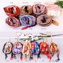 여성 꽃무늬 꽃가라 플라워 코디 스타일링 룩 방울 낙엽 면 나염 스카프 가을 겨울 목도리 머플러 미니 40대 50대 모임 캠핑 차박 액세사리 넥 타이 목걸이 가방 핸드백 헤어 띠