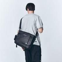 [빠른출고]/데상트 DESCENTE 스포츠베이직 메신저백, BLK0 BLK, F