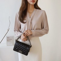 [아이슈즈] 주름 쉬폰 블라우스 1069543