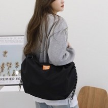 20대 남녀공용 크로스백 대학생 메신저백 태블릿 스트릿보조가방