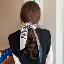 모던 레터링 트윌리 스카프 리본 머리끈 가방끈 예쁘게 연출하는 활용법