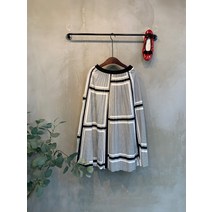 씨샵인더룸 / 리즌 스퀘어 패턴 플리츠 A라인 밴딩 스커트 2color