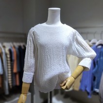 모노앤밀키 엠보싱라운드블라우스(MWD04BL788)