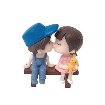 금호아트수줍게 뽀뽀하는 커플 피규어 (1개 세트)