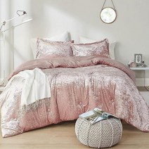 Comfort Spaces Juliette Luxe 이불 세트 벨벳 러쉬 부드러운 브러시드 극세사 리버스 사계절용 아늑한 침구 푹신한 침대 매칭 샴 블러쉬 킹 3피스494481