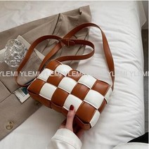 인터넷 연예인 외국 스타일 짠 가방 2021 새로운 패션 crossbody 작은 사각형 가방 인기있는 모든 경기 ins 두부 가방