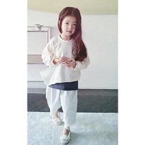 [마르디엠버] 부드러운 컬러감과 절개라인이 돋보이는 BN 스푼 맨투맨을소개합니다 와이드한 핏이라 착용시 편안하고 데일리 아이템으로 좋아요