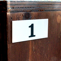 힘찬쇼핑_ 흰색 사각 원형 아크릴번호판 3종 / 기성품 1~100 / 제작 101~ / 번호판 테이블번호 캐비넷번호 사물함번호, 1개입, 1.번호판 직사각 80*35 (A_1610)