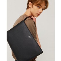 23SS [DAKS BASIC]라지 블랙 가죽 클러치백 DBBA3E945BK