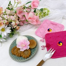 5P 고급 전통 자수 태극문양 공단 누비 컵받침 코스터 외국인선물 답례품 판촉물 한국기념품, 전통 태극 공단 컵받침 5P, 03 원형비비드