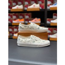 [반스] Ua 어센틱 에코 띠어리 인 아워 핸즈 화이트 VN0A5JMPTBD 남녀공용스니커즈