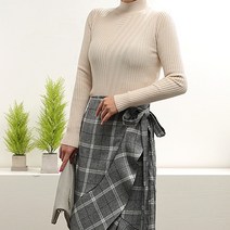 네모엔룩 사선 골지 니트