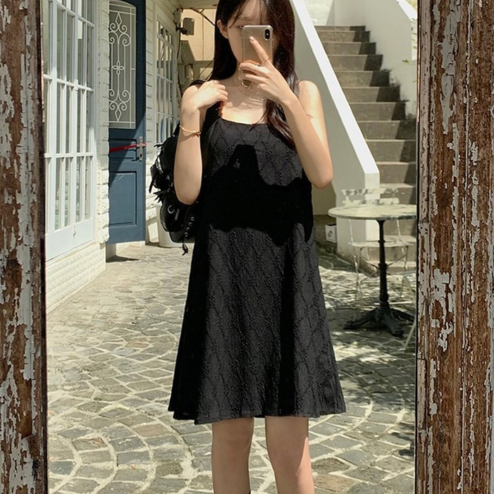 여성용 소이트 플라워 펀칭 끈나시 A라인 원피스 숏