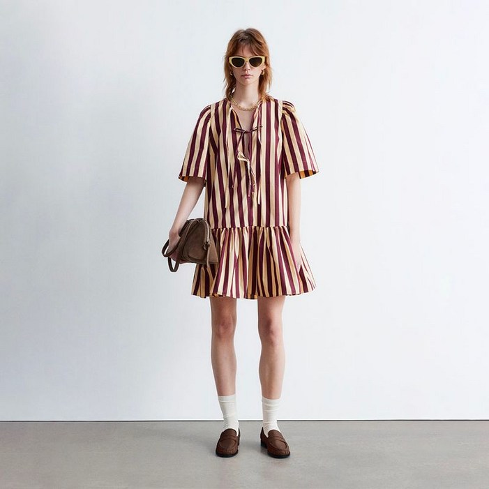 앤아더스토리즈 W 페플럼 미니 드레스 RedYellow Stripes