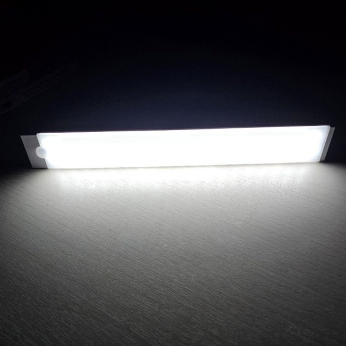 2배 밝기 무선 센서등  led  충전식  납작한 소형크기  밝기조절  조도 감지  움직임 감지  c타입