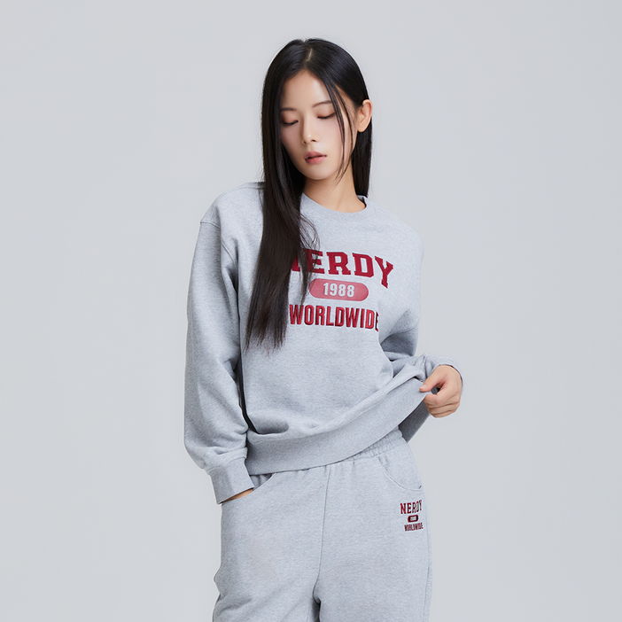 널디 남녀공용 바시티 로고 스웻셔츠