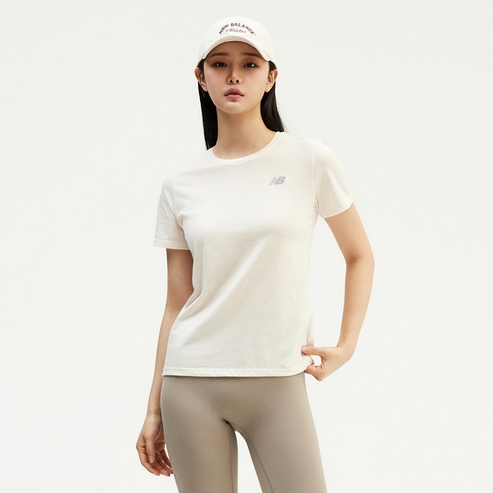 뉴발란스 여성용 ESS 퍼포먼스 STANDARD FIT 반팔 티셔츠 WT41190