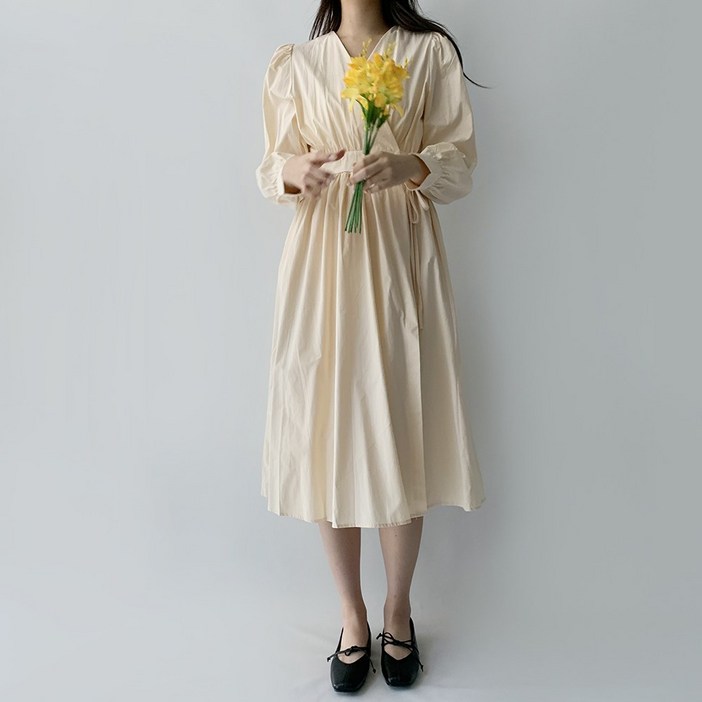 오버핏 데이지클로젯 마리나 브이넥 루즈핏 긴팔 롱원피스  봄 가을 무지 심플 랩원피스 리본 A라인 플레어 퍼프 셔링 기본템 데일리룩 나들이룩 청순 여친룩