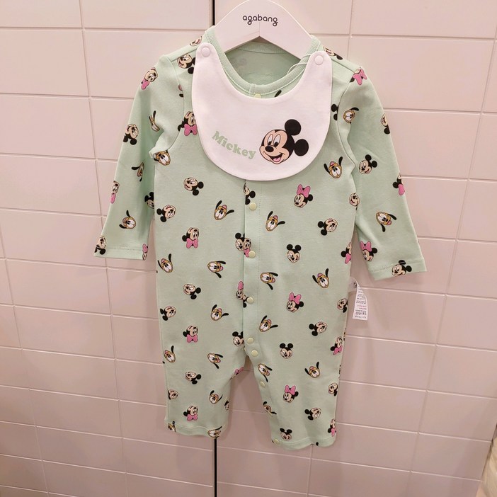 아가방 NC청주점24년 봄신상 무형광원단  신축성 좋은 면100 미키 프렌즈 우주복턱받이포함