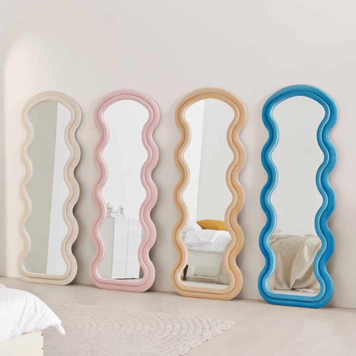 웨이브 전신거울 인테리어 스웨이드거울 스탠드 거울