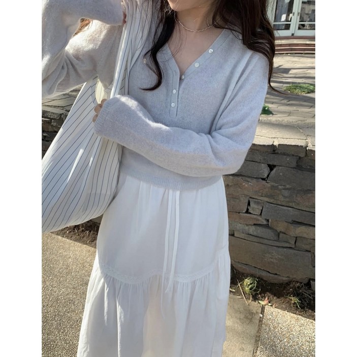 프리티영띵 베이비 Y 단작 크롭 니트 단추 버튼 긴팔 프영띵 PYT 온결언니
