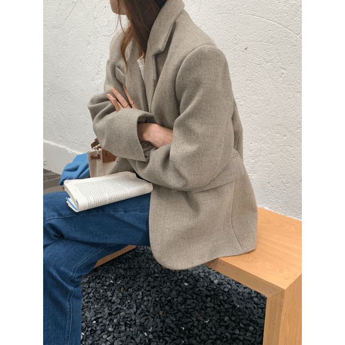 스토리 보카시 겨울 루즈핏 싱글 투버튼 데일리 테일러드 하프 자켓 코트2color 스토리 보카시 겨울 루즈핏 싱글 투버튼 데일리 테일러드 하프 자켓 코트2color